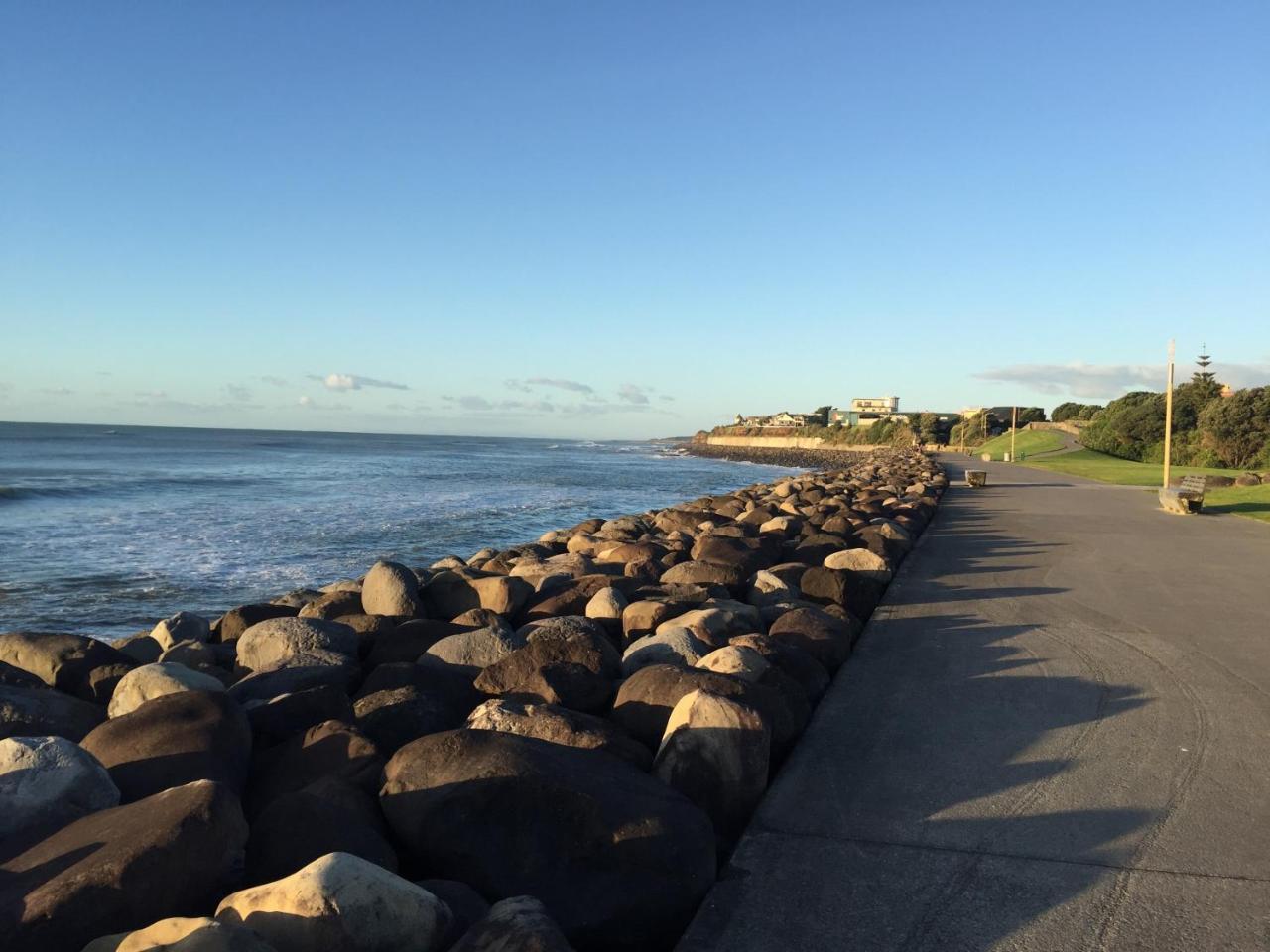 Luxury Home Next To Ocean And Walkway New Plymouth Esterno foto