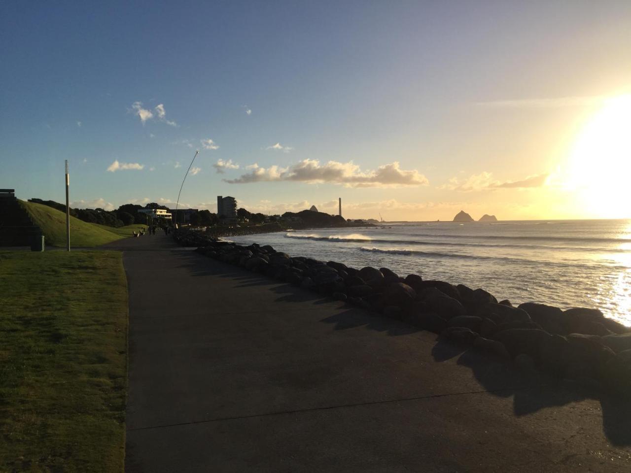 Luxury Home Next To Ocean And Walkway New Plymouth Esterno foto